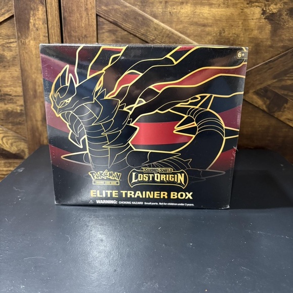 Pokemon Elite Trainer Box - Black and Red